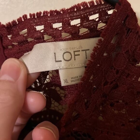 Loft Burgundy lace top XL - Picture 4 of 5
